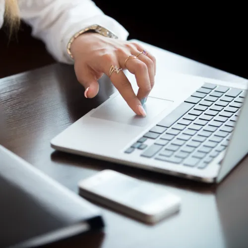 Kapcsolattartás és koordináció - Vad Projektmenedzsment Kft.